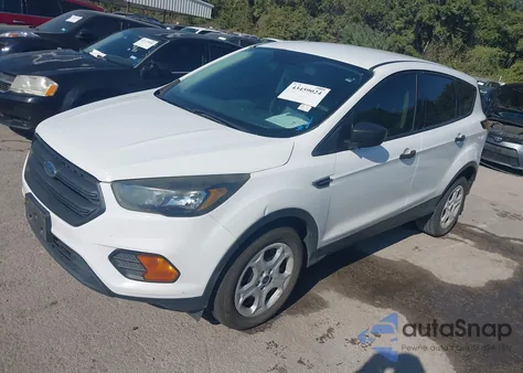 2018 Ford Escape S z USA, uszkodzony, nr VIN 1FMCU0F74JUB42220